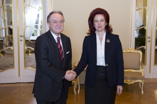 Solvita Āboltiņa tiekas ar Turcijas vēstnieku