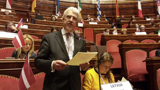 Ojārs Ēriks Kalniņš pārstāv Saeimu ES kopējās ārpolitikas un drošības politikas konferencē Romā