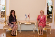 I.Mūrniece pateicas Izraēlas vēstniecei par personisko ieguldījumu abu valstu sadarbībā