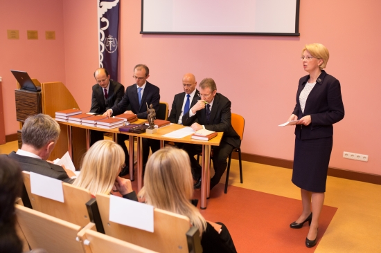 Ināra Mūrniece Latvijas Universitātē atklāj konferenci "Latvijas valsts dibināšana – neatkarības atjaunošana"