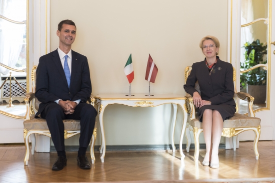 Ināras Mūrnieces tikšanās ar Itālijas vēstnieku