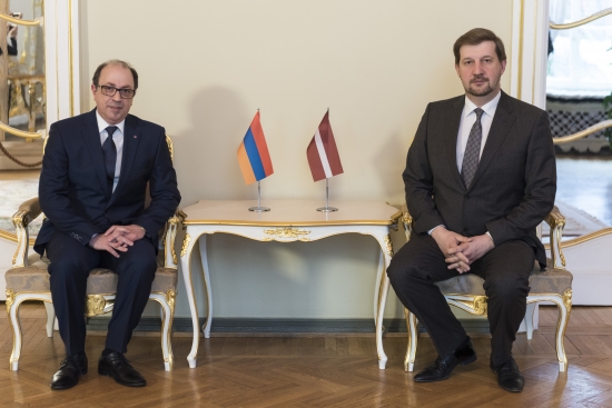 Saeimas sekretārs Andrejs Klementjevs tiekas ar Armēnijas vēstnieku
