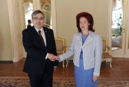 Saeimas priekšsēdētāja tiekas ar Kazahstānas vēstnieku
