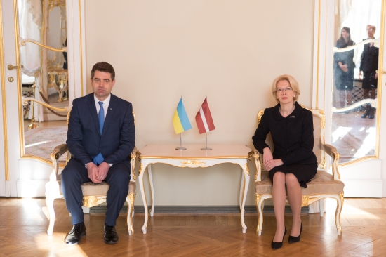 Ināra Mūrniece tiekas ar Ukrainas vēstnieku
