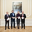 Saeimas Prezidijs izlozē Saeimas Atvērto durvju dienas erudīcijas konkursa uzvarētājus