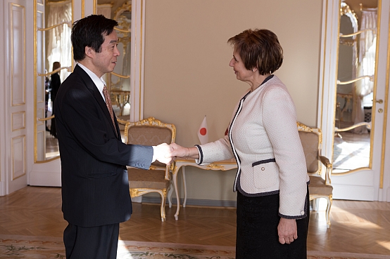 Dagmāra Beitnere-Le Galla tiekas ar Japānas vēstnieku