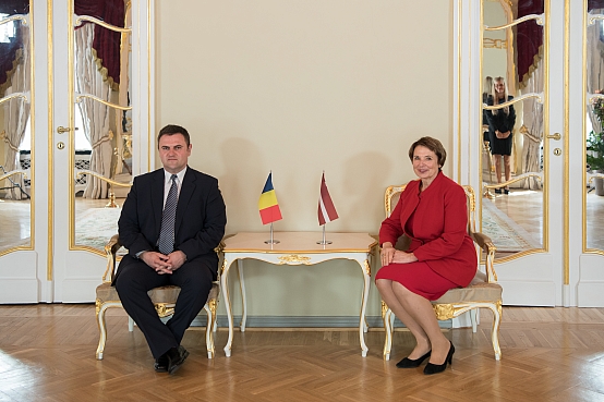Dagmāra Beitnere-Le Galla tiekas ar Rumānijas vēstnieku