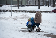 Saeima adopts changes in regulation on adoption of children abroad