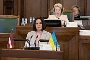 Saeimu uzrunā Baltkrievijas demokrātiskās kustības līdere
