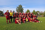 Saeimas futbola komandas un Siguldas sieviešu futbola kluba draudzības spēle noslēgusies neizšķirti