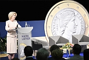 Ināra Mūrniece Latvijas naudai veltītā konferencē: mūsdienu izaicinājumi liek meklēt jaunus risinājumus stabilai naudai