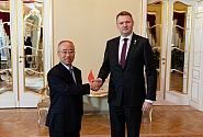 Saeimas priekšsēdētājs un Ķīnas vēstnieks spriež par ekonomiskās  sadarbības stiprināšanu