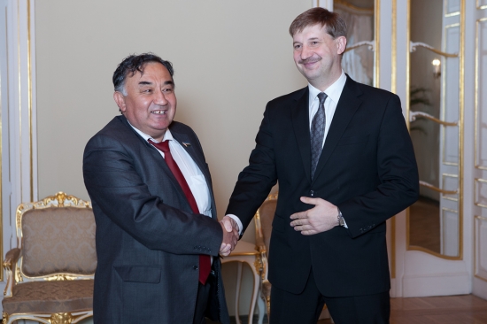 Andrejs Klementjevs tiekas ar Uzbekistānas Republikas parlamenta Senāta un Likumdošanas palātas delegāciju