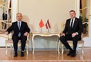 Saeimas priekšsēdētājs aicina Ķīnu veicināt Krievijas kara Ukrainā izbeigšanu