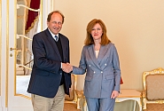 Zanda Kalniņa-Lukaševica Saeimā tiekas ar Bundestāga Vācijas-Baltijas deputātu sadarbības grupas vadītāju Aleksandru Grāfu Lambsdorfu