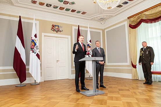 Saeimas priekšsēdētājs Edvards Smiltēns tiekas ar Valsts prezidentu Edgaru Rinkēviču