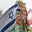 Solidarizējoties ar Izraēlu, pie Saeimas plīvo Izraēlas karogs