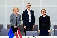 Le mémorandum d’entente visant à promouvoir la participation des citoyens dans les discussions relatives aux questions européennes a été signé à la Saeima