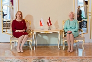Saeimas priekšsēdētāja pateicas Polijas vēstniecei par ieguldījumu valstu divpusējo attiecību stiprināšanā