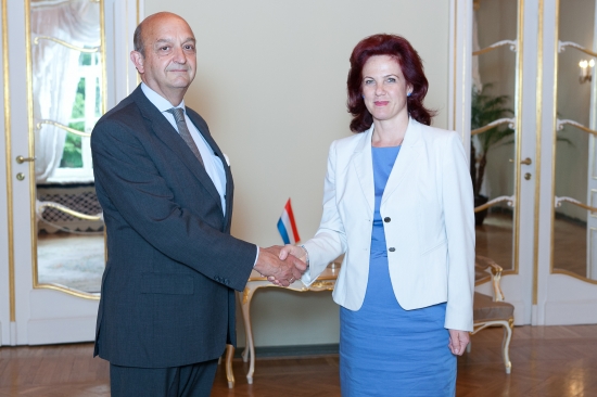 Solvita Āboltiņa tiekas ar Nīderlandes vēstnieku