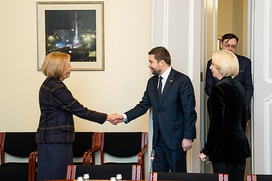 Ārlietu komisijas deputāti tiekas ar Ukrainas vēstnieku