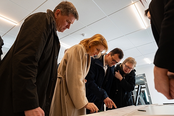 Saeimas priekšsēdētāja piedalās Mākslīgā intelekta centra dibināšanas pasākumā