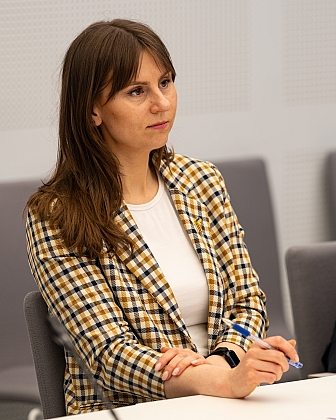 Cilvēktiesību un sabiedrisko lietu komisijas sēde