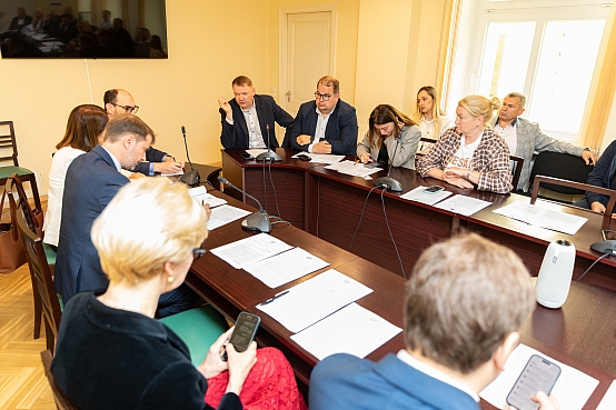 Pieprasījumu komisijas sēde