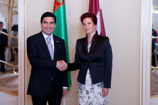 Saeimā viesojas Turkmenistānas prezidents