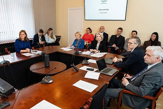 Ārlietu komisijas sēde