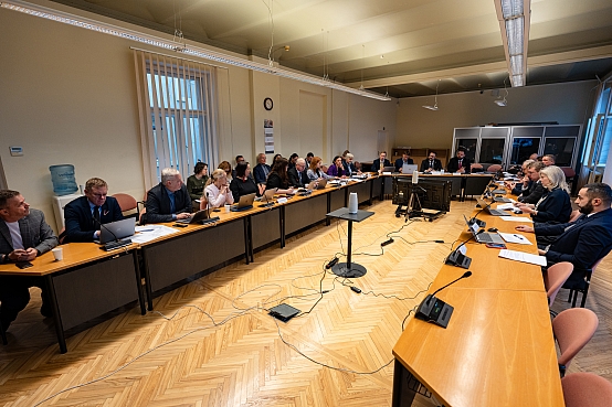 Tautsaimniecības, agrārās, vides un reģionālās politikas komisijas sēde