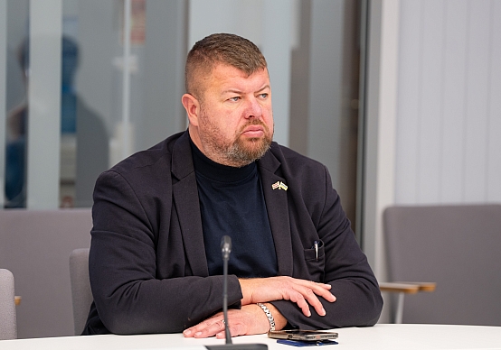 Publisko izdevumu un revīzijas komisijas sēde