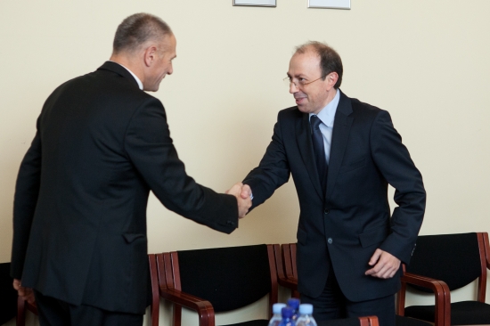 Ivans Klementjevs tiekas ar Armēnijas vēstnieku