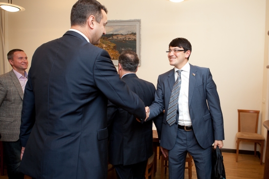Saeimas deputāti tiekas ar Azerbaidžānas Republikas Milli medžilisa Azerbaidžānas - Latvijas parlamentu sadarbības grupu
