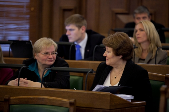 Saeima pieņem 2013.gada valsts budžetu