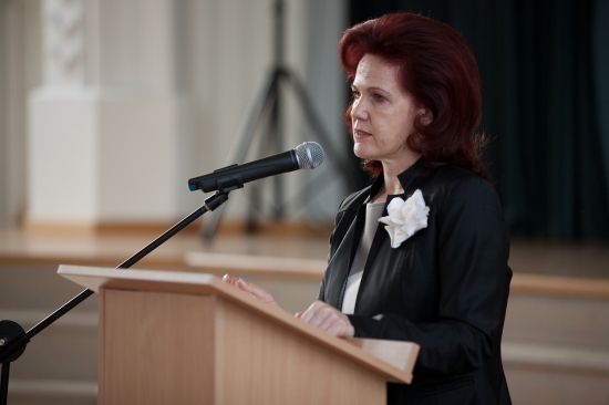 Solvita Āboltiņa tiekas ar Jelgavas Valsts ģimnāzijas pārstāvjiem