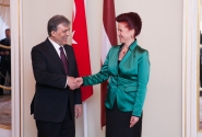 Solvita Āboltiņa meets the President of Turkey in the main building of the Saeima