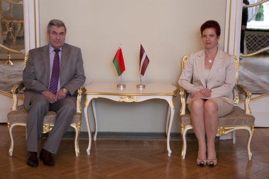 Solvita Āboltiņa tiekas ar Baltkrievijas vēstnieku