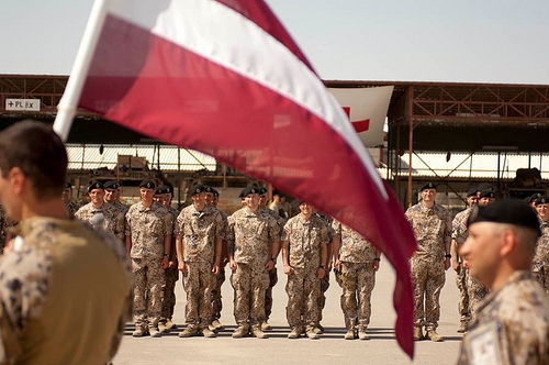 Saeima pagarina Latvijas karavīru dalību militārajā misijā Afganistānā    