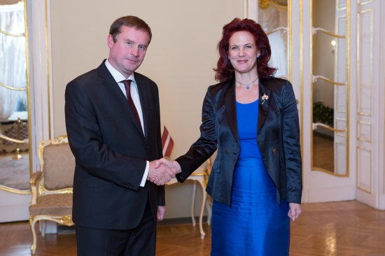 Solvita Āboltiņa tiekas ar Slovākijas vēstnieku