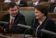 Saeima gives vote of confidence to Laimdota Straujuma and her Cabinet of Ministers 