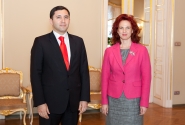 Solvita Āboltiņa ar Gruzijas vēstnieku pārrunā abu valstu divpusējās attiecības