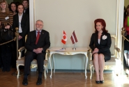 Solvita Āboltiņa ar Kanādas vēstnieku pārrunā iespējas veicināt ekonomisko sadarbību
