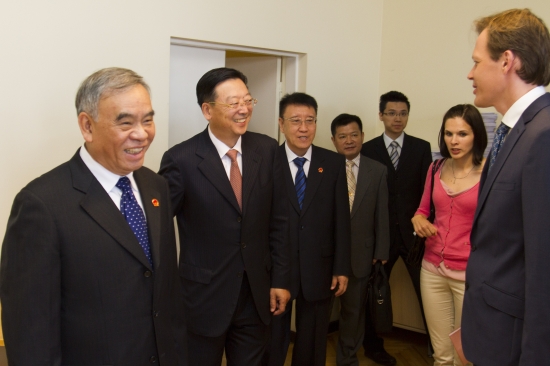 Ķīnas kongresa Finanšu un ekonomikas komisijas delegācija viesojas Saeimā