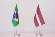 Solvita Āboltiņa ar Brazīlijas vēstnieku pārrunā bezvīzu režīma ieviešanu