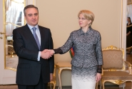 Saeimas priekšsēdētāja vēstniekam: Latvija un Azerbaidžāna bauda labas attiecības visās jomās 