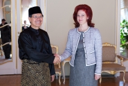 Solvita Āboltiņa tiekas ar jauno Malaizijas vēstnieku
