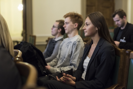 RSU 1.kursa studenti iepazīst Saeimas darbu
