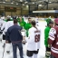 Saeimas deputāti hokeja spēlē uzvar Zemnieku Saeimas komandu