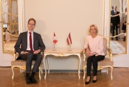 Ināra Mūrniece Šveices jaunajam vēstniekam: augstu vērtējam Šveices Finanšu palīdzības programmu Latvijā